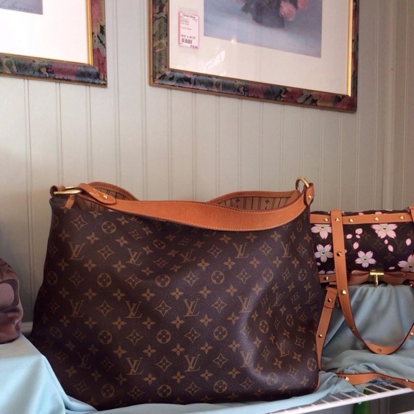 WELCOME TO OLIVIA’S SHOP - Picture 10 of 16